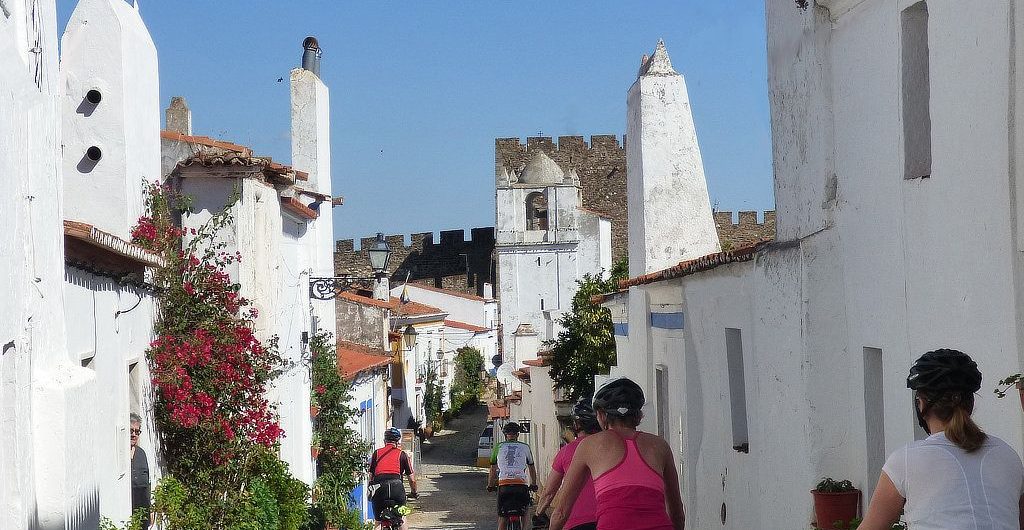 castles and beaches bike tour